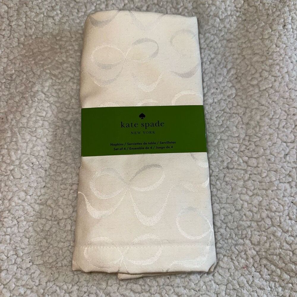 Kate Spade Cloth Napkins Set of 4 Cream White Bow Pattern NWT